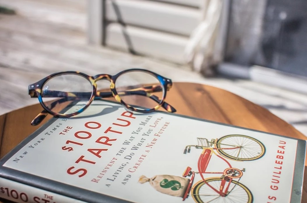 How To Reach Your 2023 Financial Goals With a Budgeting Spreadsheet