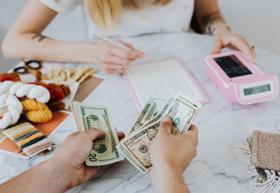 Pros And Cons Of Refinancing An Auto Loan